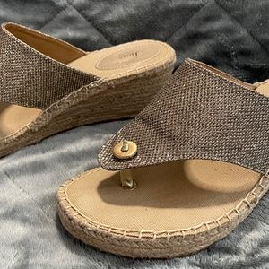 Bass Opal Gold Wedge Espadrille Sandal Size 9.